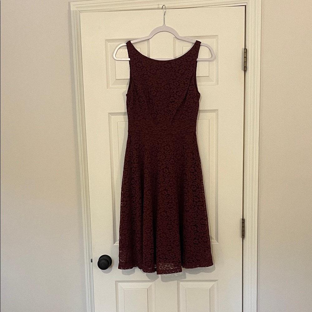 Elegant Burgundy Lace Midi Dress